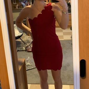Red one shoulder tight dress